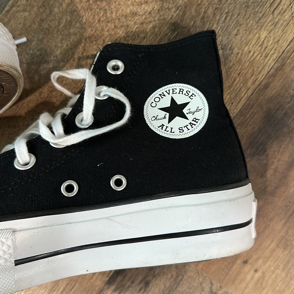 Converse - Picture 3 of 7